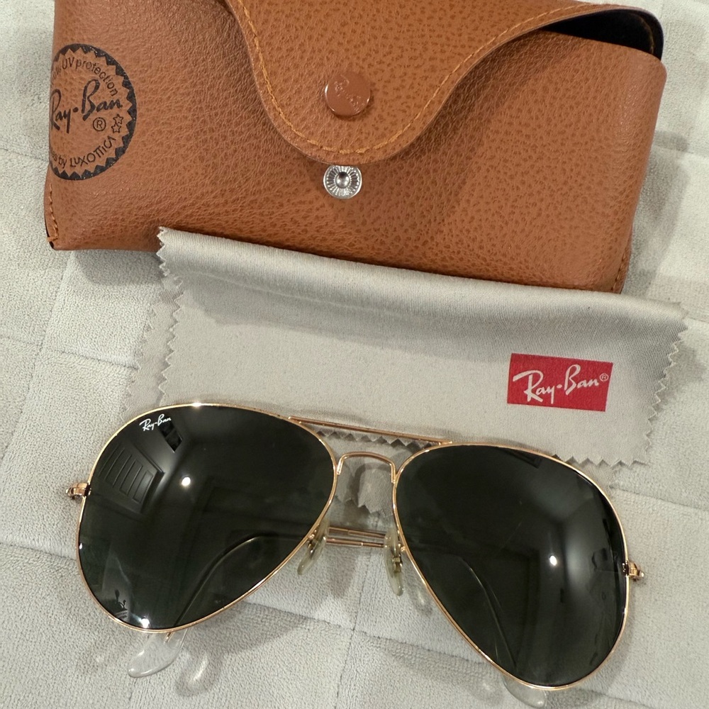 Ray-Ban Aviator Sunglasses with Case rayban classic aviator